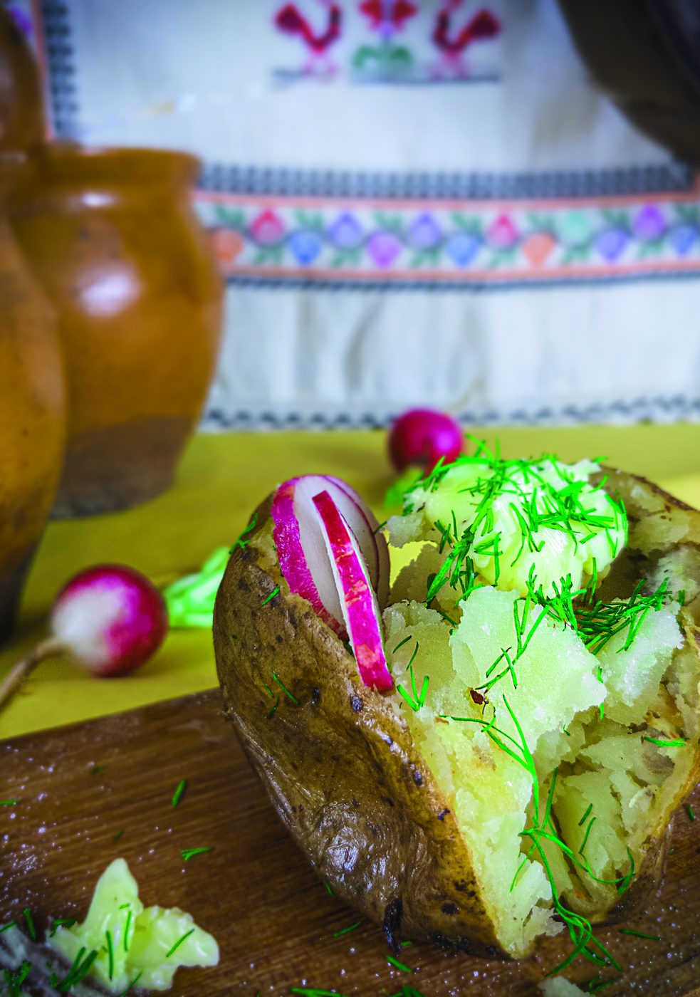 Pieczone ziemniaki z dodatkami — folwarczne życie
